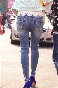 紧牛翘臀MM第二集[727M/MOV]