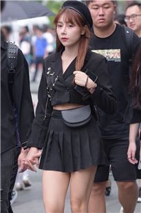 短裙美女3A746[605M]