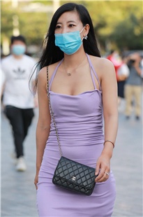 紫色包屯裙性感少妇3A2440[1.25G]