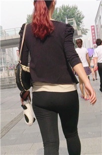 正装时尚美妇，黑色紧身裤打扮[251M/MP4]