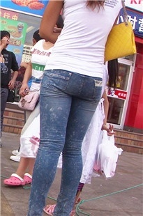 白色高跟性感MT紧身牛仔裤圆润翘臀MM[240M/MP4]