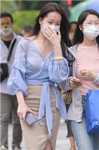 说话不中听 掐住脖子亲3A7043[1.44G]