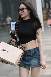 小肚脐路出来爆性感3A7355[1.48G]