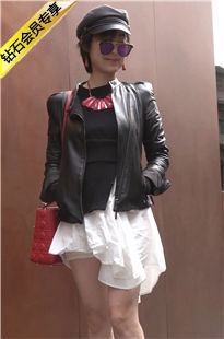 4K-等朋友的白色短裙长腿高跟美女DJ405[1.23G]