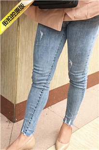 【醉爱作品】街拍高跟长腿MM [128M/MOV]