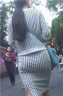 漂亮大PG斑马包臀裙内痕妹妹性感无比[280M/MP4]