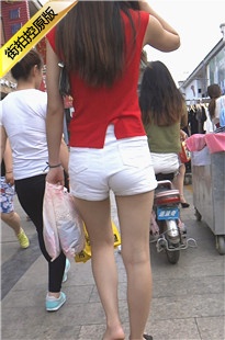白色紧身小热裤美女[300M/MTS]