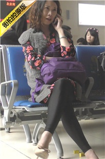 4K-浓妆淡抹的美丽女人扭动一双MT[1.87G/MP4]