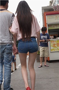 超深沟超翘臀热裤小妹[377M/MP4]