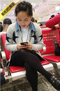 4K-街拍浅灰色毛衣黑丝[707M/MP4]