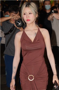 性感美背小姐姐3A5974[1.96G]