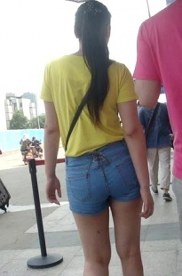 黄衣紧身热裤MM[144M/MPG]