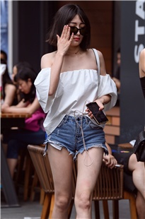 性感的裹胸大长腿美女3A3034[246M]