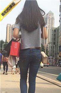 极品长发牛仔裤MM [520M/MOV]