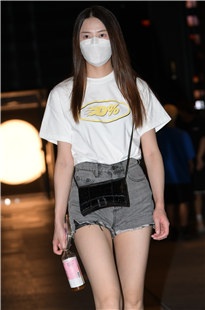 热裤大白腿小月牙3A4500[1.34G]