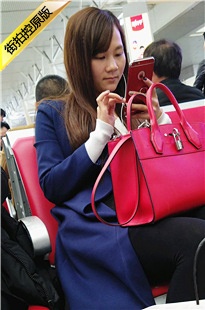 4K-火车站拍摄黑丝性感修长MT长发美妇[852M/MP4]