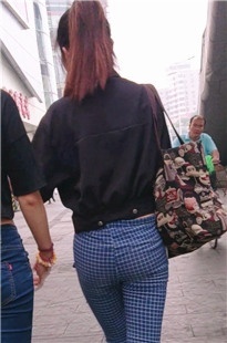 紧绷肉屁屁丰满美眉扭动臀部[137M/MP4]