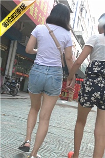 4K热裤妹子第六感好强 [523M/MP4]