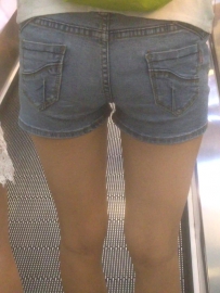 【刘大师作品】年轻的热裤妹妹『极品控论坛首发』[179M/MOV]