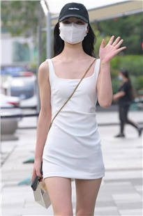 凹凸有致身材超好的辣妹3A7336[1.41G]