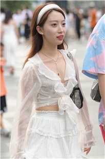 小鸟依人般让人想疼爱3A7143[1.06G]