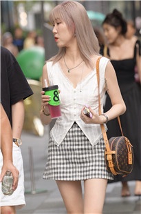 白白净净惹人爱3A6816[1.42G]