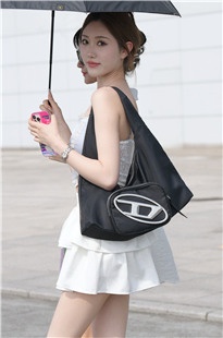 白皙美腿小仙女，能和她同居就好了3A6509[1.81G]