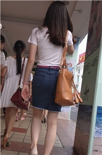 极品靓丽包臀牛仔裙小MM[382M/MOV]