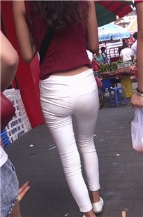 比较不错的一个白裤妹子，饱满圆润[297M/MOV]