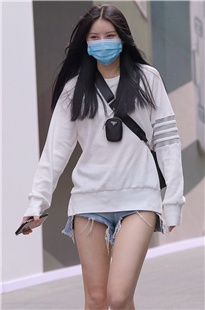 她这热裤真性感~好迷人3A1689[831M]