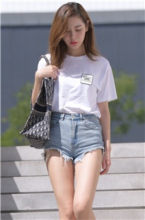 搭讪牛仔热裤美女MJ2811