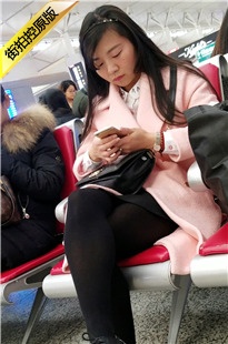 4K-黑色SW长发MM在车站候车[363M/MP4]