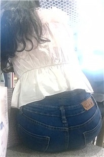 近拍牛仔裤MM坐姿[827M/MP4]