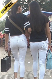 超极品经典双白紧身裤美女，绝对收藏佳品[443M/MP4]
