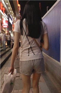 街拍热裤MT少女[152M/MP4]