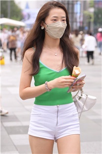 白热裤长腿辣妈3A4716[1.44G]