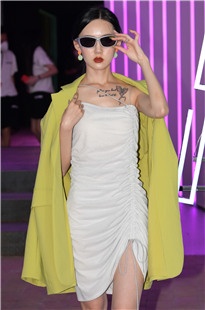 美腿美足美女3A7211[1.39G]