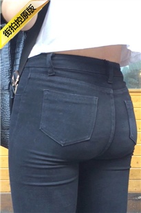 黑色紧身牛仔裤紧绷饱满翘臀美眉[231M/MOV]