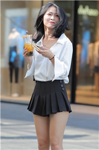 美腿很吸睛 但小姐姐的气质更出彩3A1639[886M]