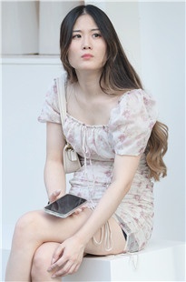 雪白美腿女友3A6439[1.31G]