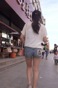 极品热裤MM臀紧圆[53.1M/MP4]