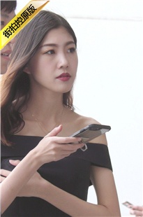 4K-街拍黑色礼服翘臀美女模特[594M/MP4]